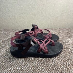 Chaco Z2 Classic Women's 9 Sandals Maroon Pink Hiking Comfort Support Gorpcore